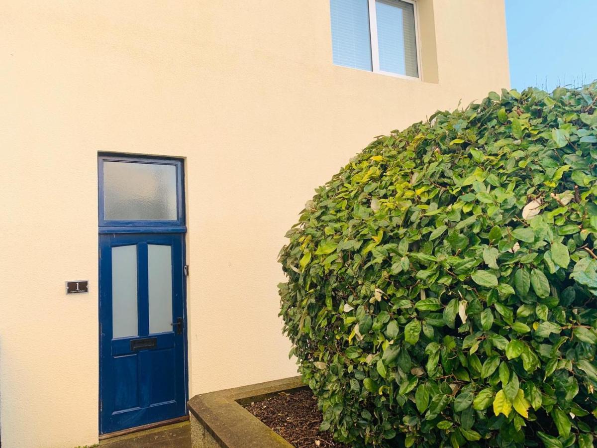 Ferienwohnung Ferry House Pembroke Dock Exterior foto